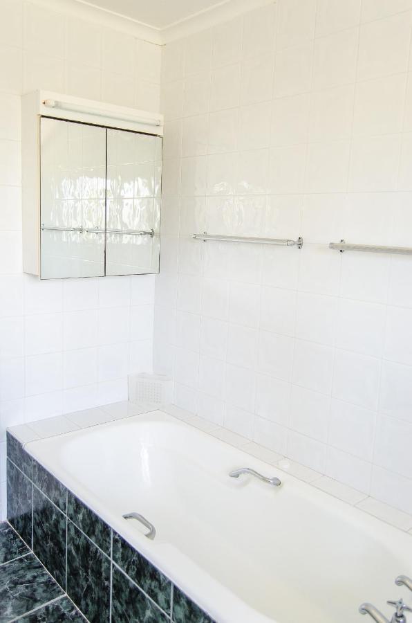 Water's Edge Apartamento *